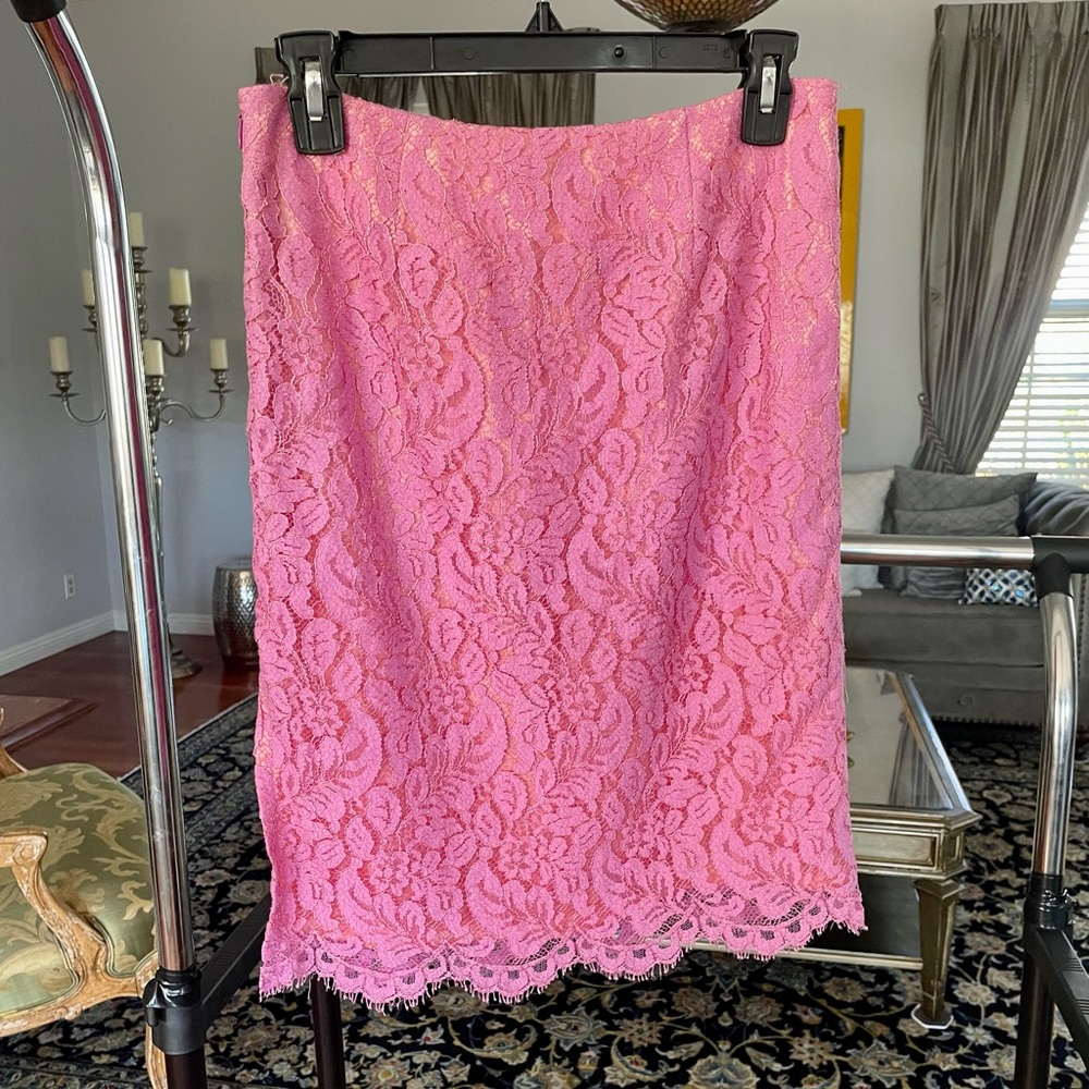 Trina Turk fuchsia pink  lace skirt size 0